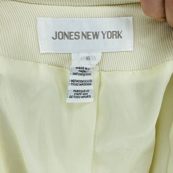 Ivory Jones New York Padded Women's Fitted Blazer - Picture 4 of 4